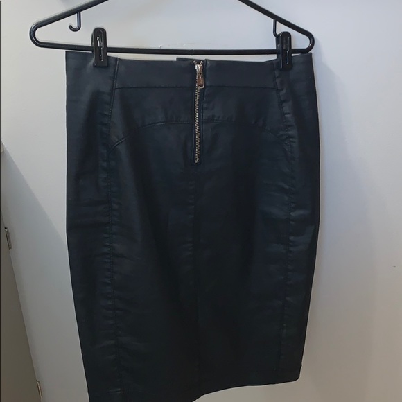 Skirt - Picture 2 of 4